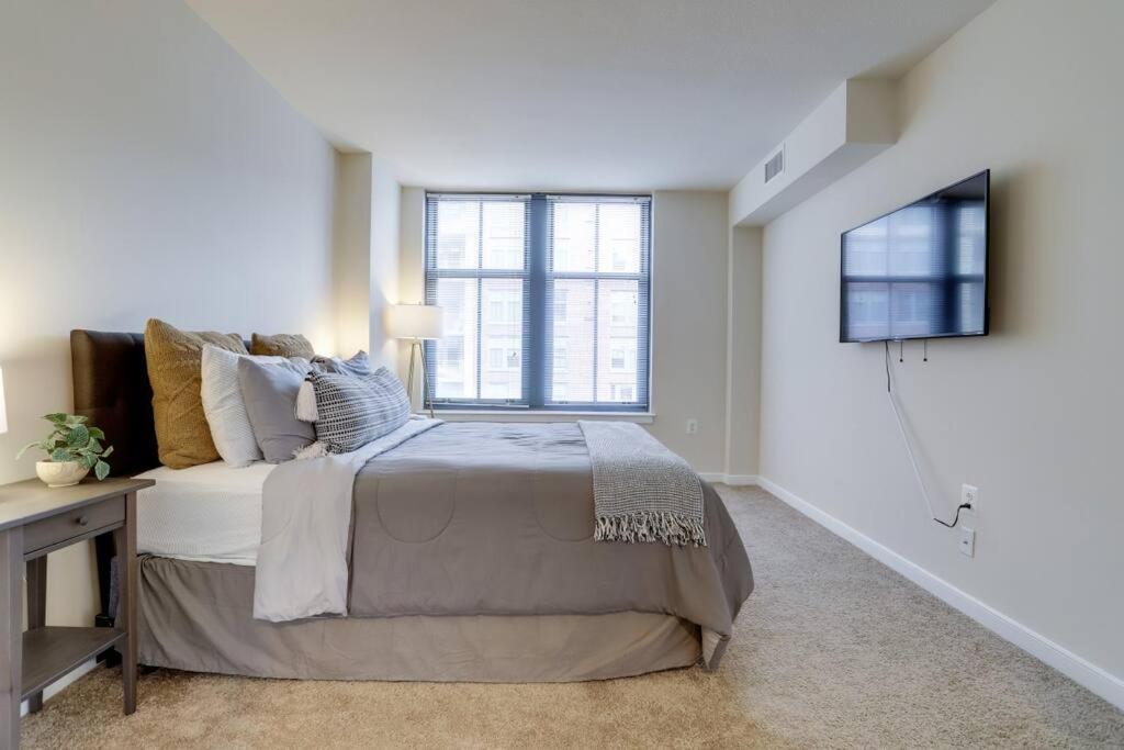 Fantastic 2 Bedroom Condo At Pentagon City Arlington Dış mekan fotoğraf